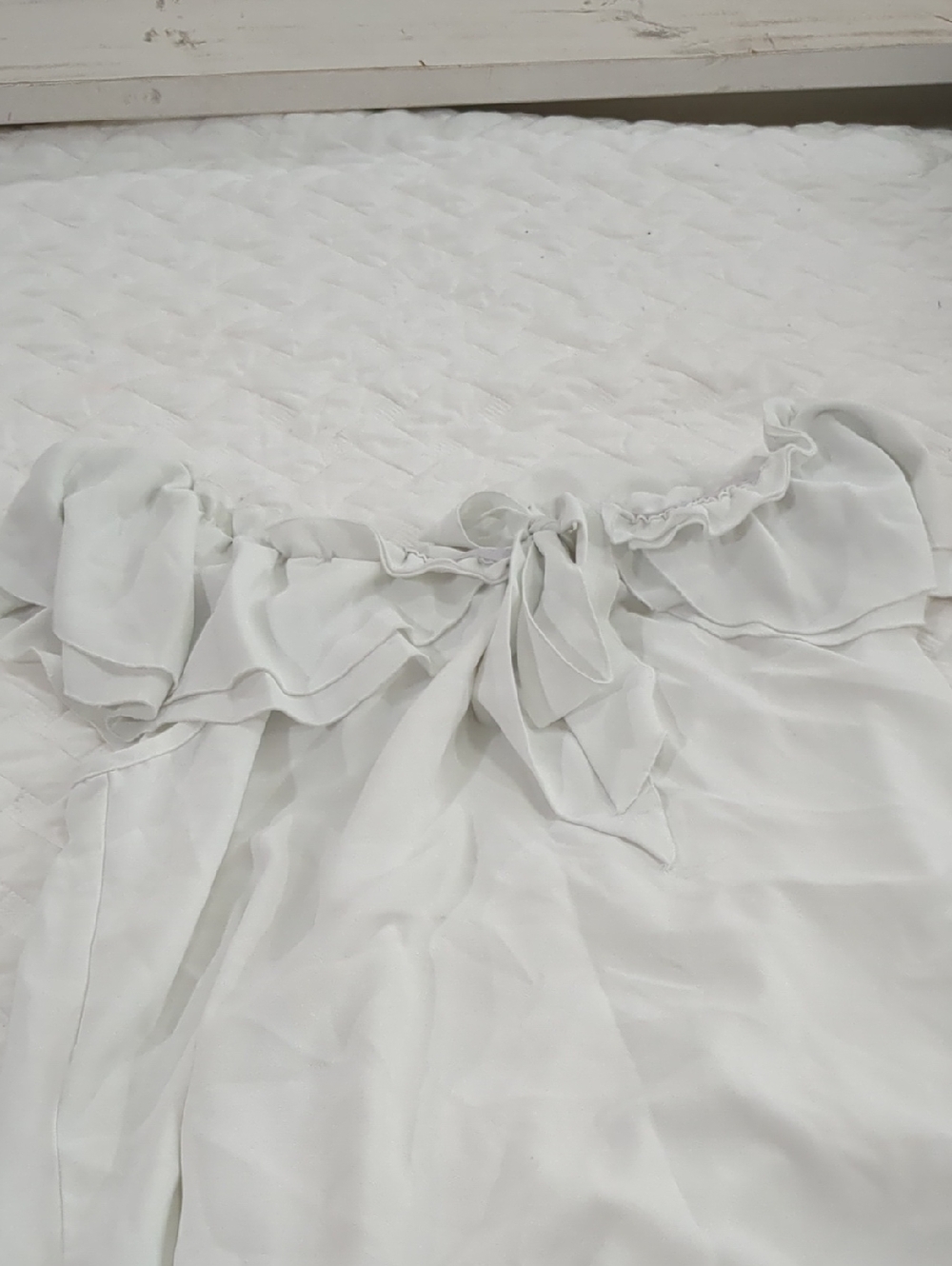 SHEIN White Off-Shoulder Ruffle Tie Blouse
